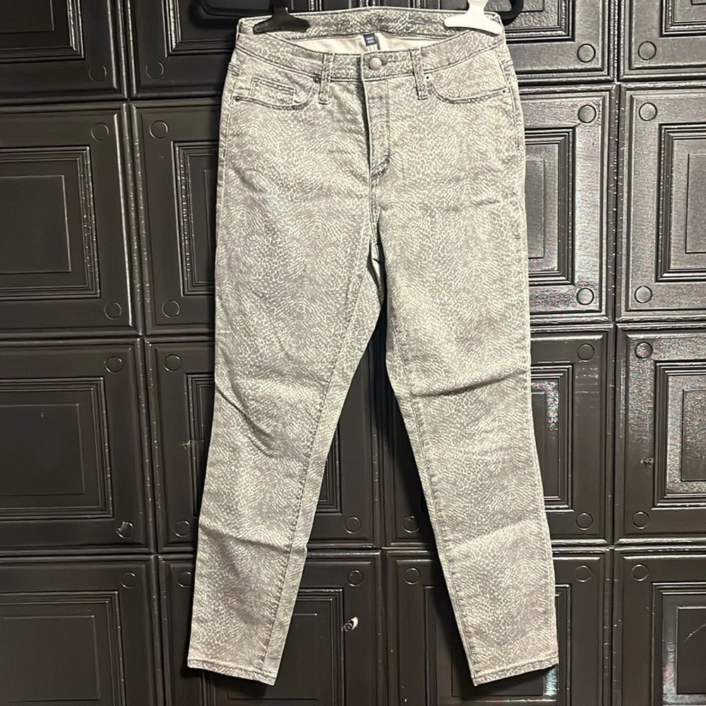 Universal thread printed denim